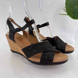 Clarks Women Helio Latitude Sandal Size 9 Black Leather Wedge Heel Ankle Strap
